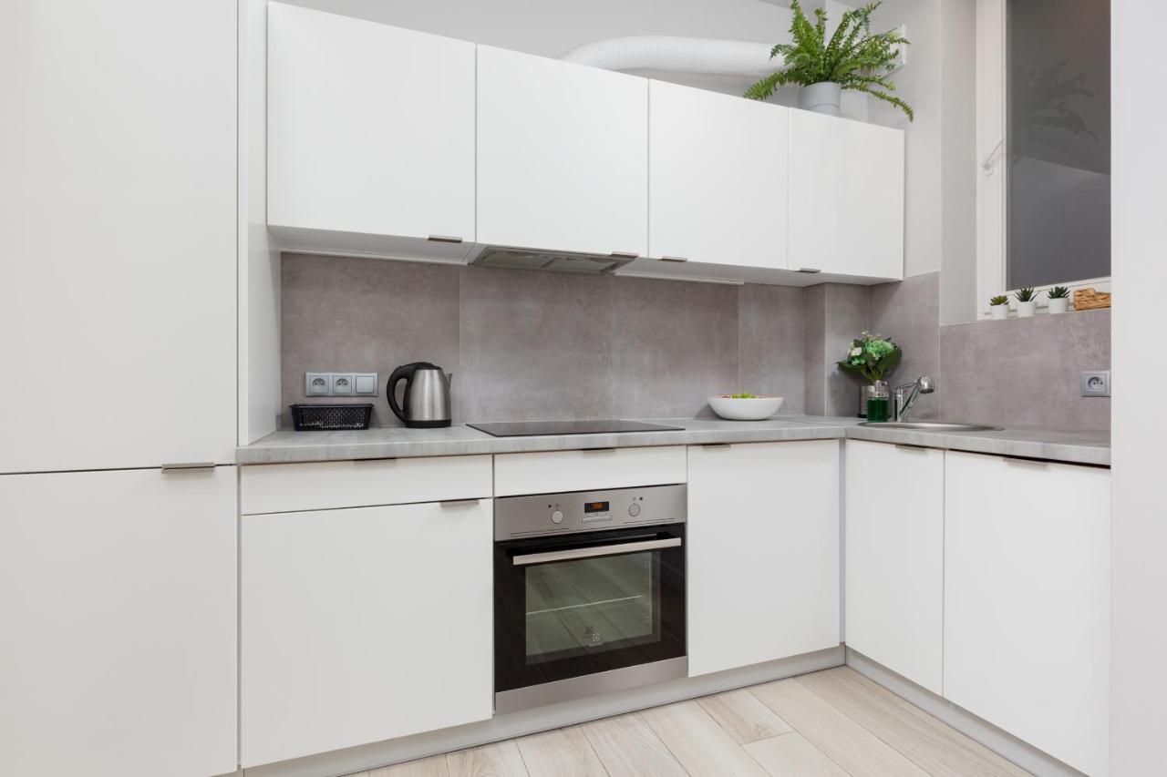 City Center Apartments Hoza By Noclegi Renters Варшава Экстерьер фото