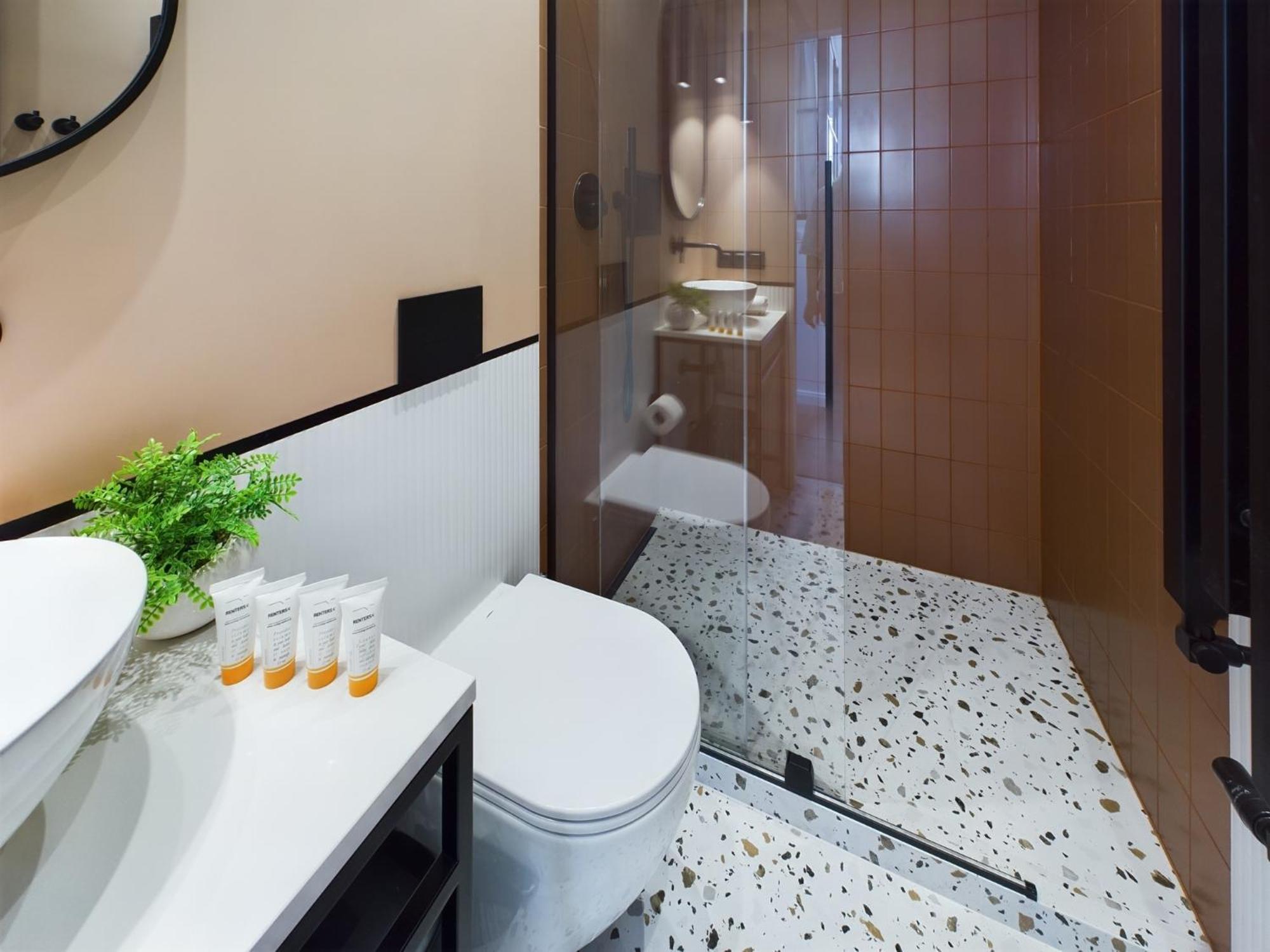 City Center Apartments Hoza By Noclegi Renters Варшава Экстерьер фото
